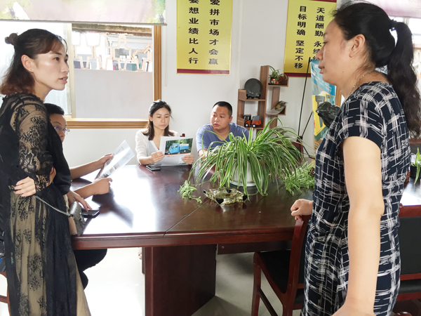 无锡客户参观工厂预购电动扫地机2000A 无锡客户参观工厂预购电动扫地机2000A