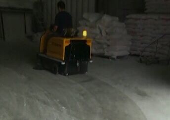 小型车间扫地机顺利交付南宁金旭阳淀粉有限公司 小型车间扫地机顺利交付南宁金旭阳淀粉有限公司