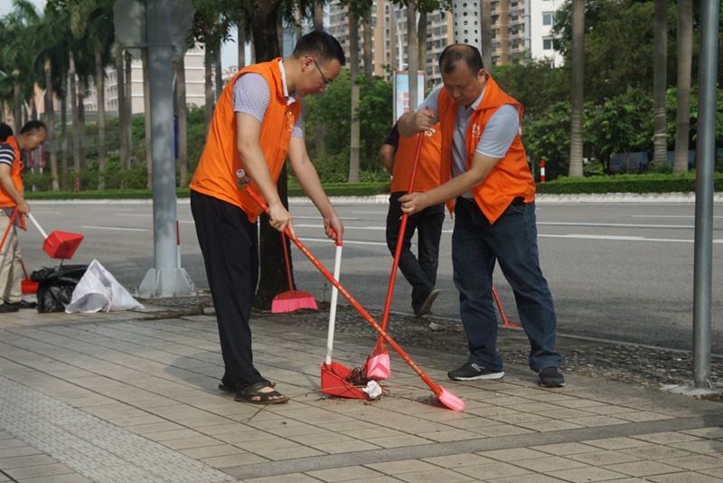 电动环卫清扫车解决市政环卫人行道、辅道清扫难题