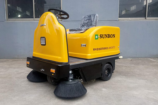 中小型企业保洁为什么适合用小型扫地车