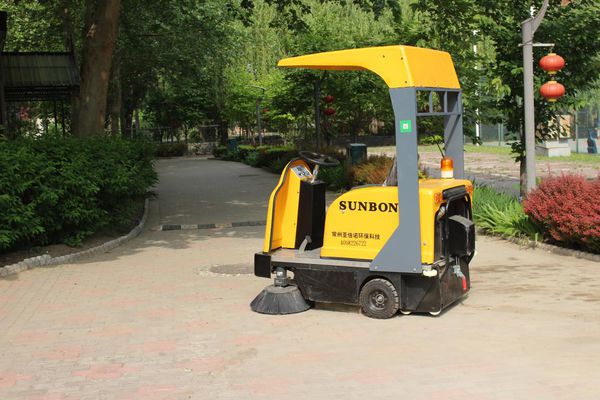 小型电动扫地车让春节期间招工不再难