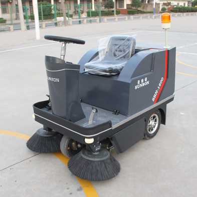 小型电动扫地车让春节期间招工不再难