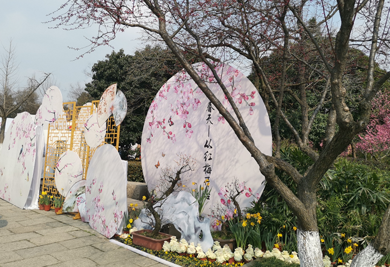 踏青时节，电动扫地机解决景区环境堪忧问题