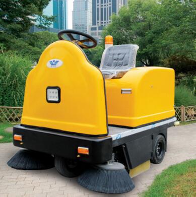 电动扫地车代替劳动力提高环卫保洁效率