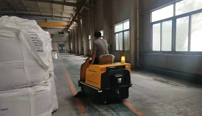 圣倍诺小型电动扫地车进驻中石油集团天津子公司