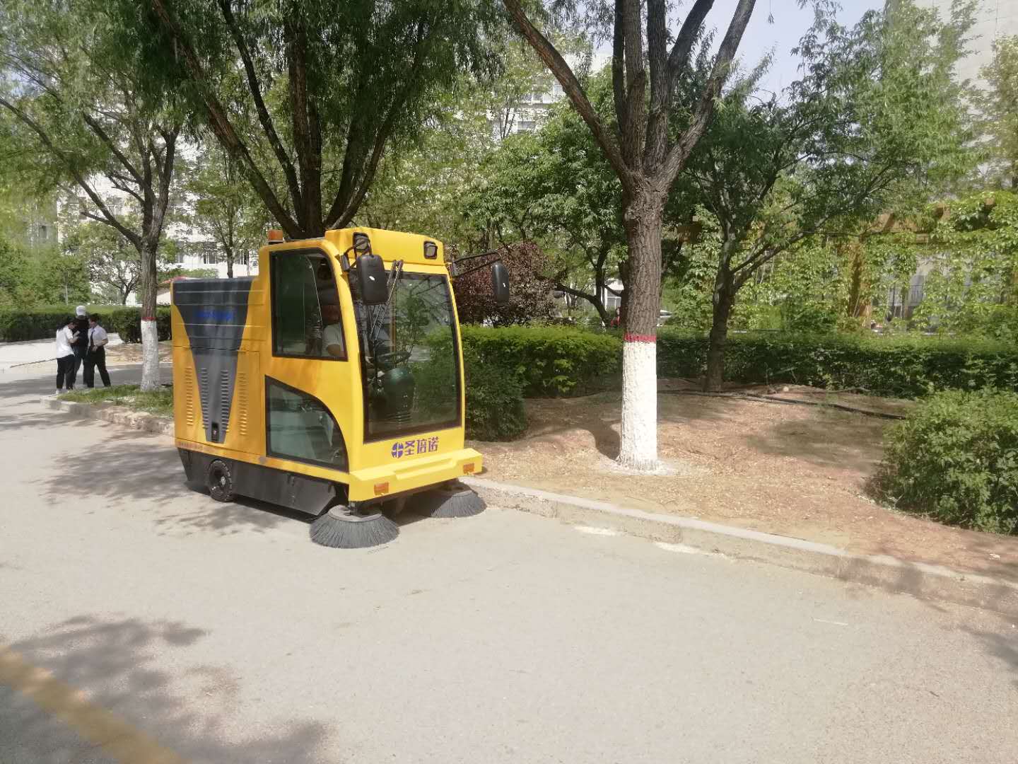 新农村道路清扫用的电动扫地车您选对了吗