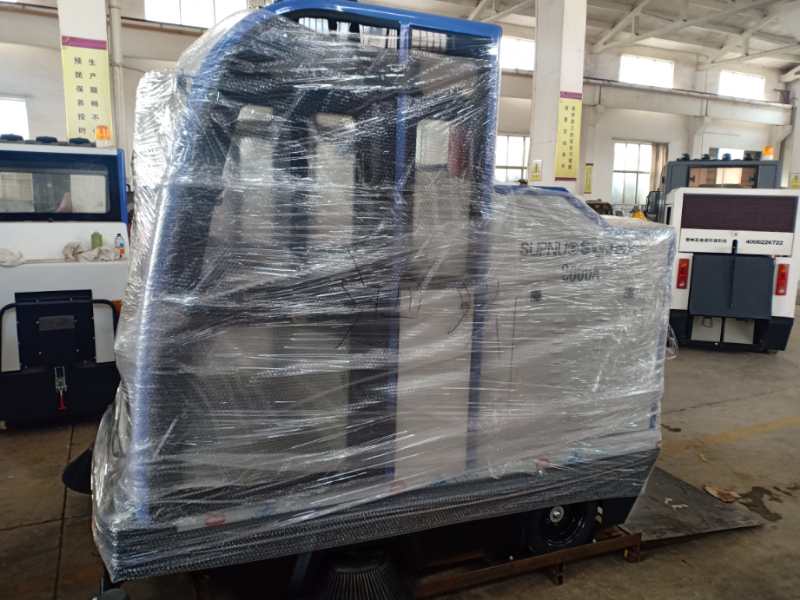 河北唐山红木家具厂采购圣倍诺2000A驾驶式电动扫地车