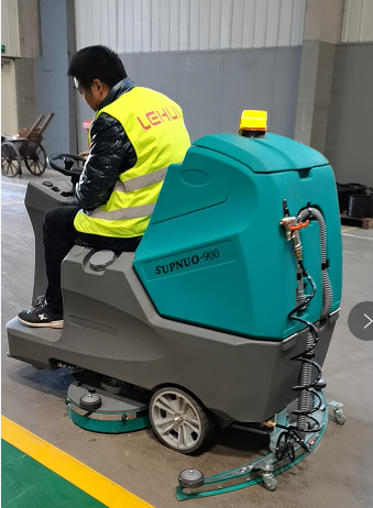 2000AW电动扫地车和900洗地机在南京包装厂案例