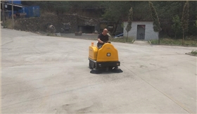 电动扫地机和吸尘车进驻江西某矿产品公司 电动扫地机和吸尘车进驻江西某矿产品公司
