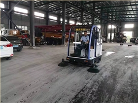 电动扫地车在重金属冶炼厂的应用 电动扫地车在重金属冶炼厂的应用