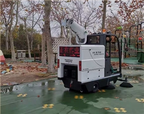 山东滨州某幼儿园用上电动扫地车