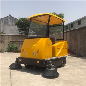 电动喷雾清扫车