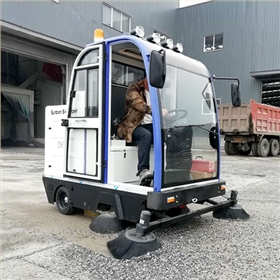 电动驾驶扫地车