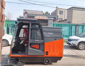 工厂扫地车