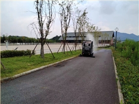 城市发展引领机械清洁时代，电动扫地车受瞩目