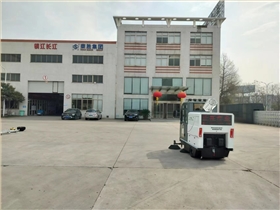 性价比高的微型清扫车，让清扫更轻松 