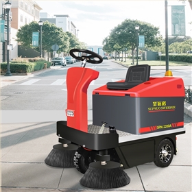 小型清扫车：城市清洁的高效助手
