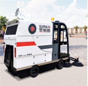 四轮电动清扫车