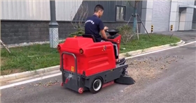 中小型仓库而言，引入驾驶式清扫机是提升物流形象与作业安全的聪明之举。