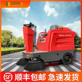 电动扫地车：高效补位保洁，破解高峰清扫难题