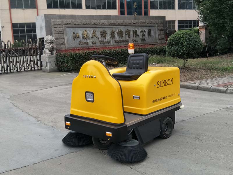 圣倍诺小型电动清扫车