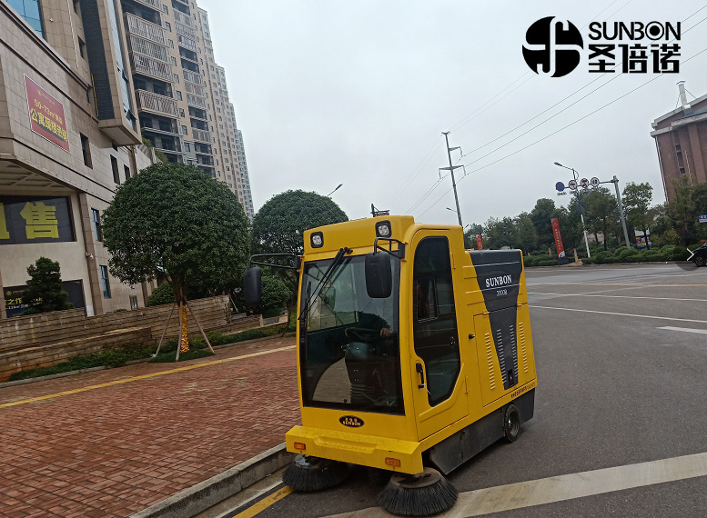 电动扫地车在物业保洁市场深受欢迎 电动扫地车在物业保洁市场深受欢迎