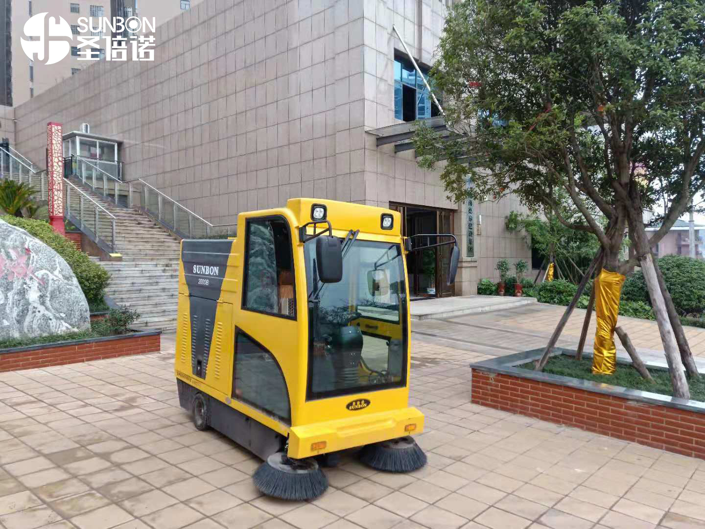 电动扫地车在物业保洁市场深受欢迎 电动扫地车在物业保洁市场深受欢迎