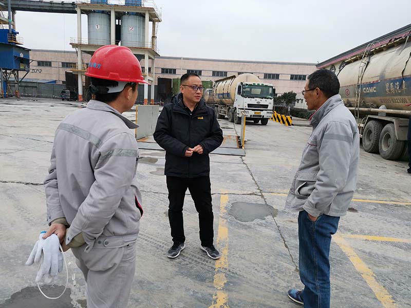 电动扫地车客户-南方水泥厂 电动扫地车客户-南方水泥厂