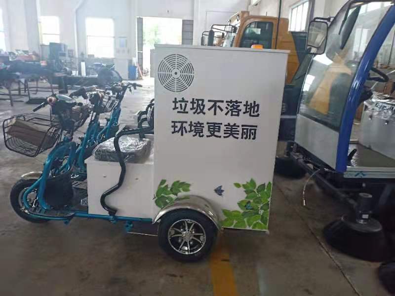 圣倍诺员工加班赶制吸尘车 圣倍诺员工加班赶制吸尘车