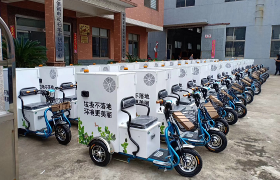 江西赣州定制的40台电动吸尘车整装待发