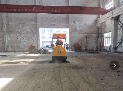 新疆某铸造厂老客户再次采购1400A扫地车