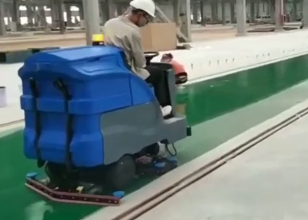 江西某空调厂采购大型驾驶式洗地机案例