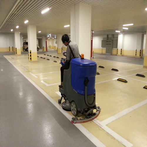 地下停车场环氧地坪清洁交给驾驶式洗地机