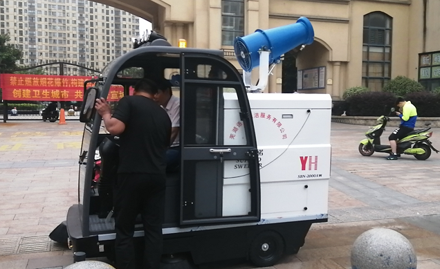 安徽宣城某保洁公司采购电动扫地车进行小区保洁