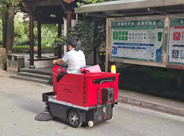 电动扫地机在工厂的应用越来越多