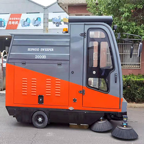 工业驾驶式电动扫地车