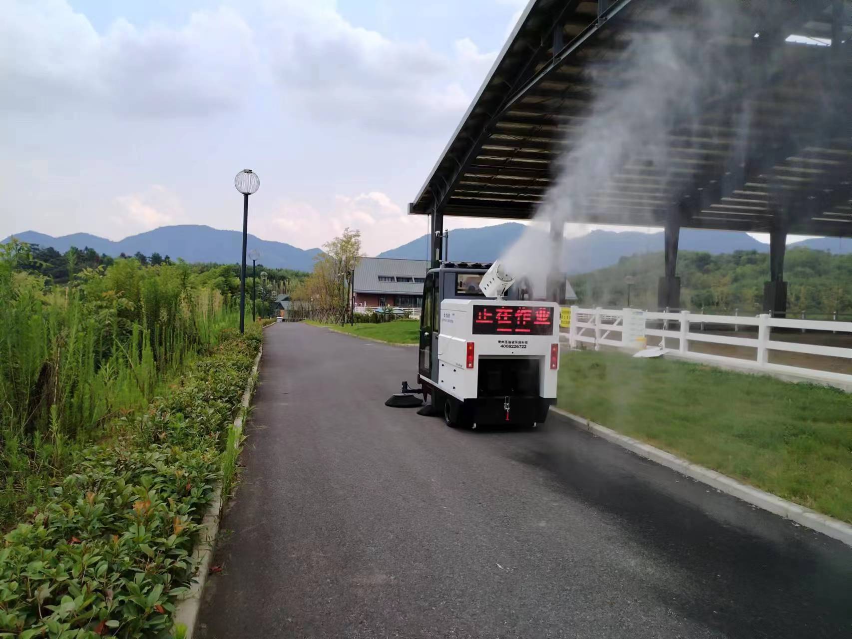 电动清扫车清洁叶片很快存在，解决了人们可能遇到的困难