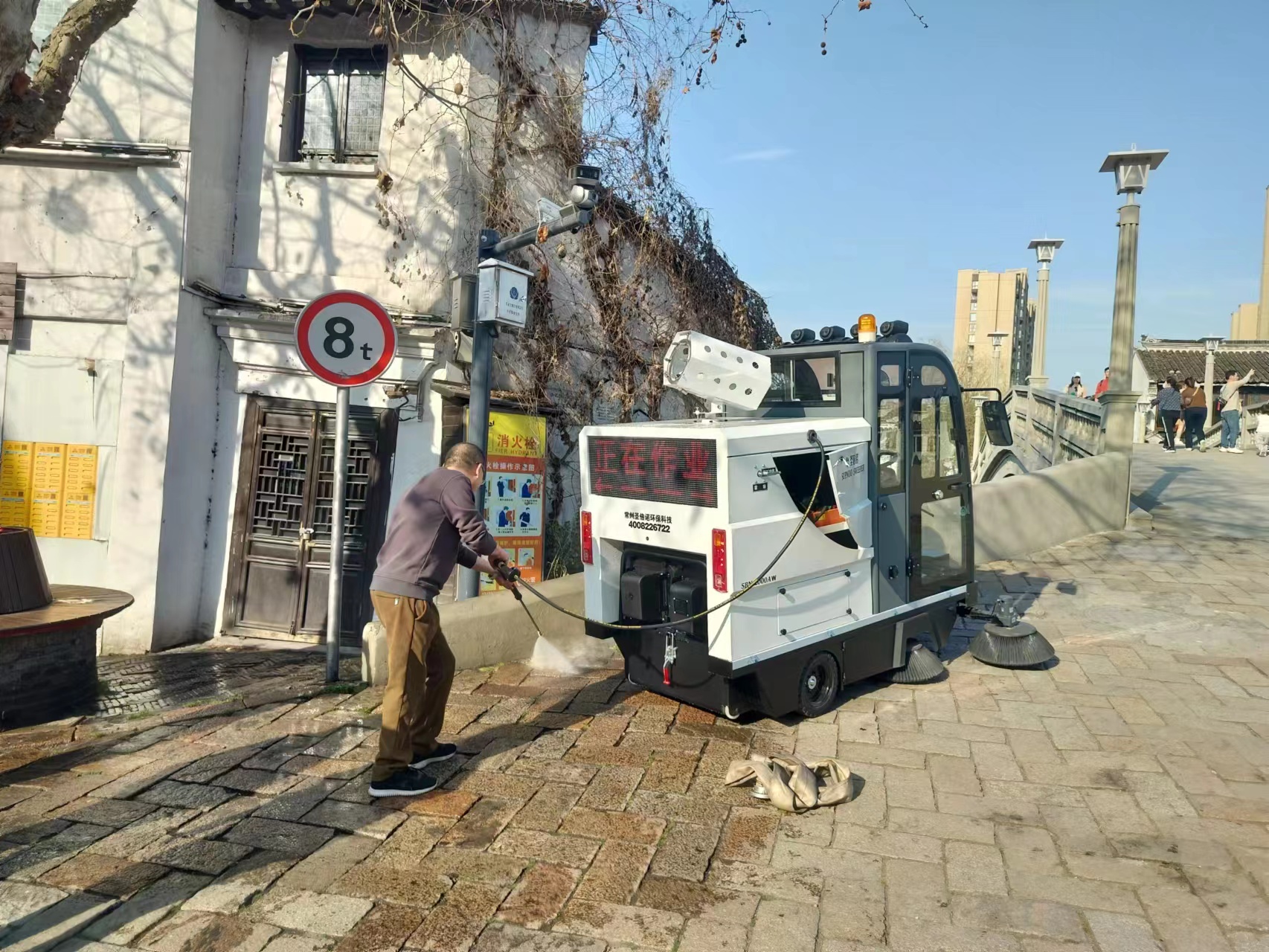 工厂道路清扫车：清扫效率高，节约成本又省力