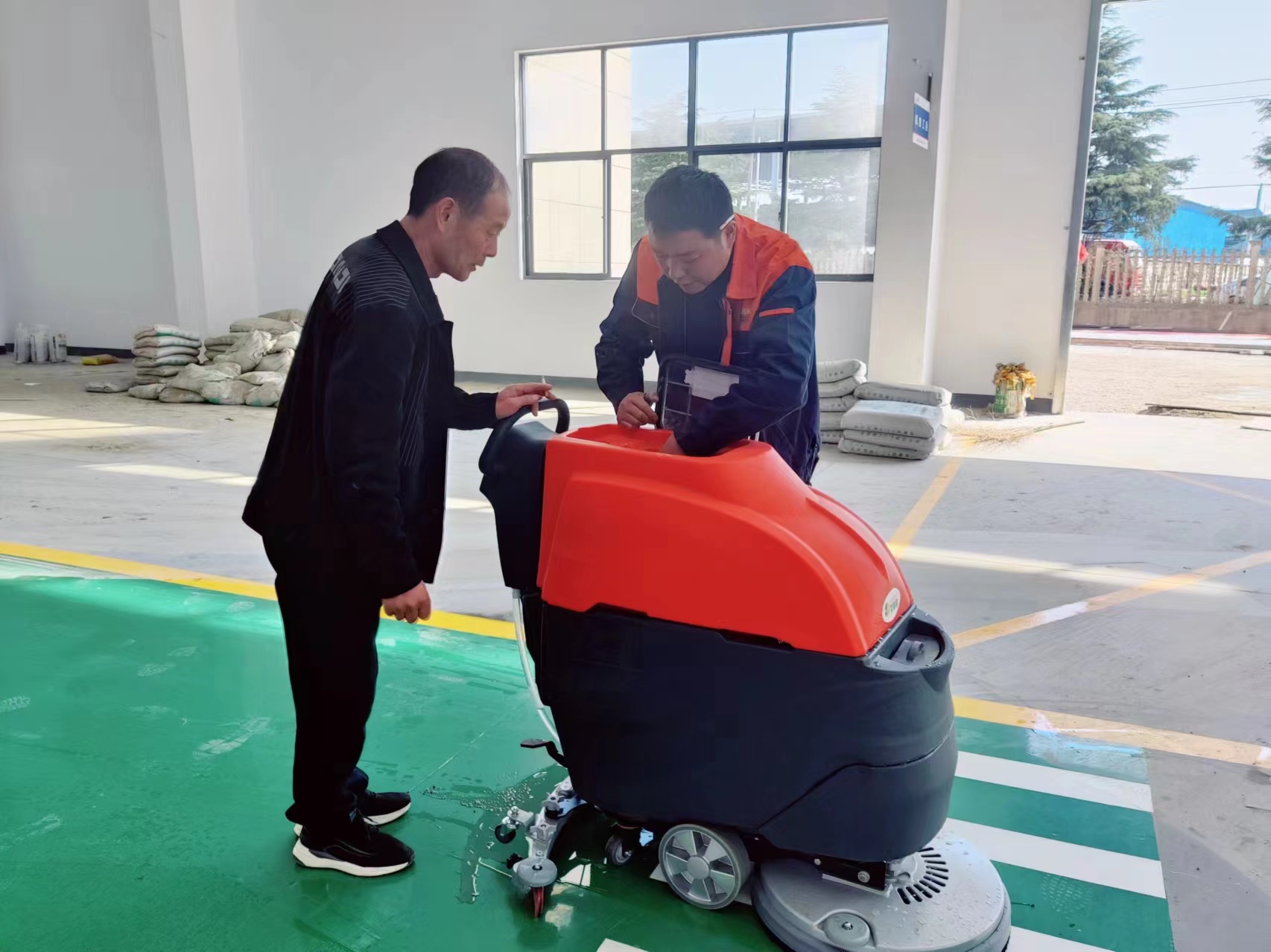 物业清扫车：提高环境卫生质量，降低劳动力成本