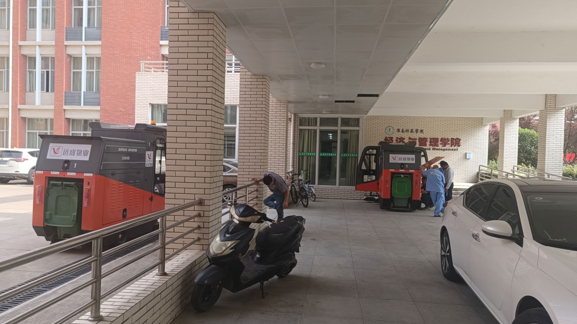 智能清扫车助力城市清洁新篇章 