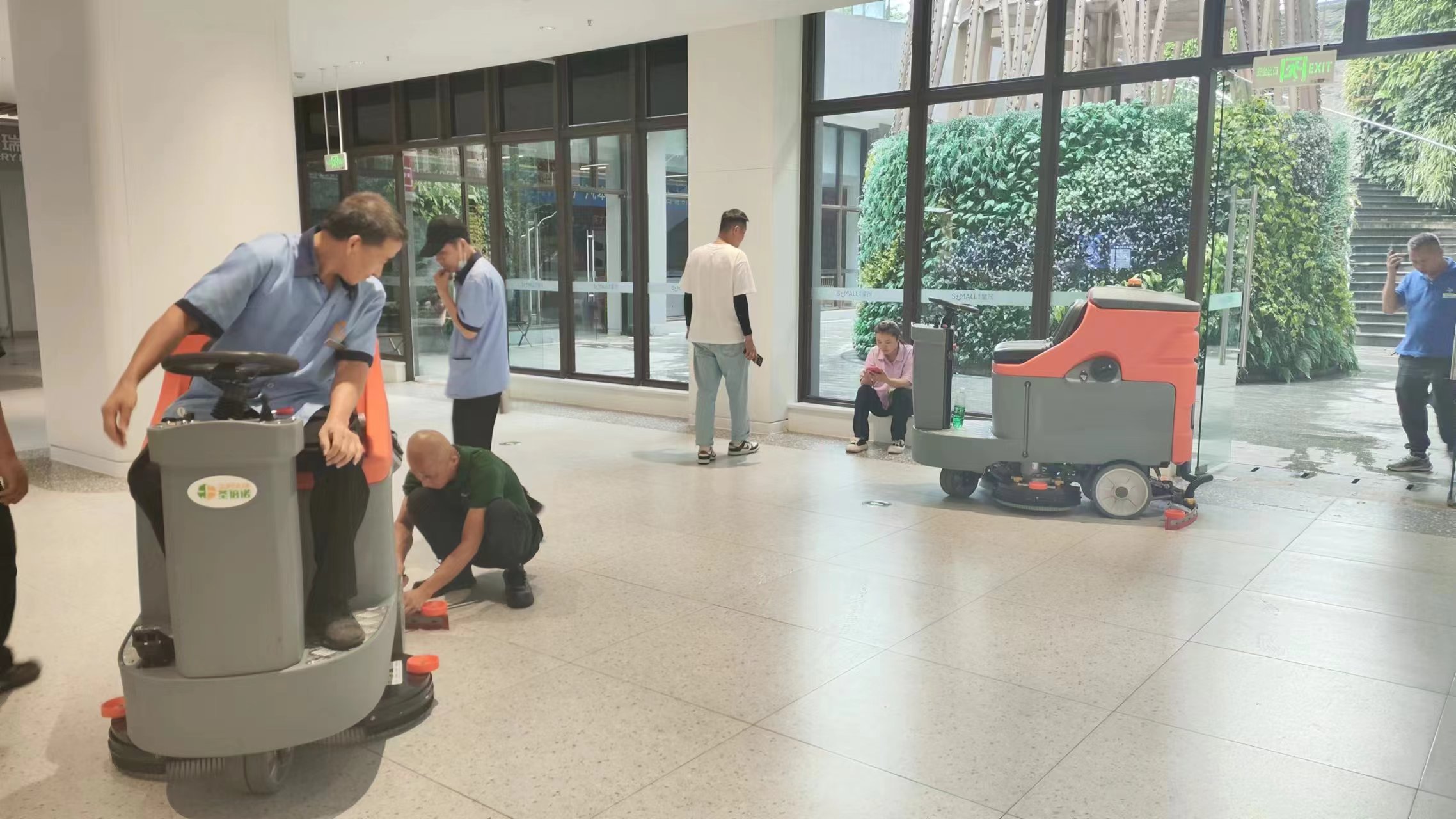 洗地机在工业中的应用：提升效率、保障安全的利器