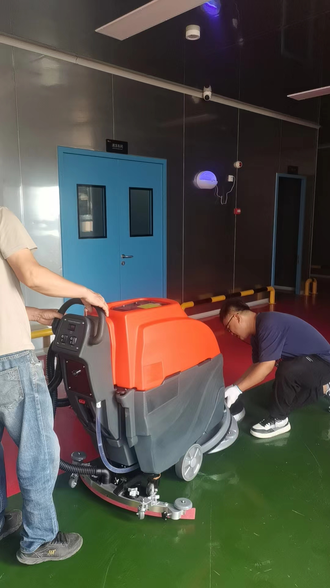  如何选择适合的手推洗地机