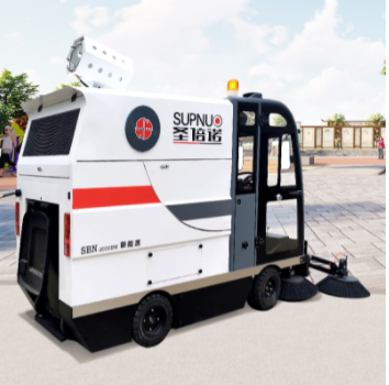 四轮电动清扫车